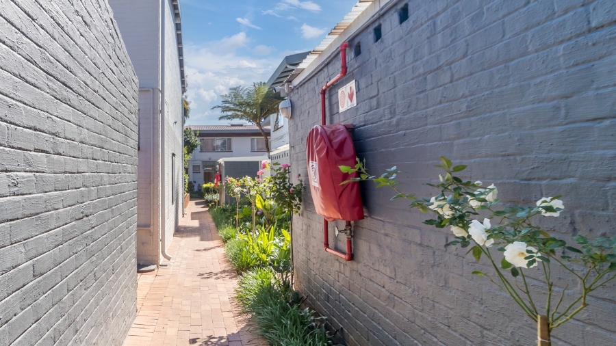 2 Bedroom Property for Sale in Linden Gauteng