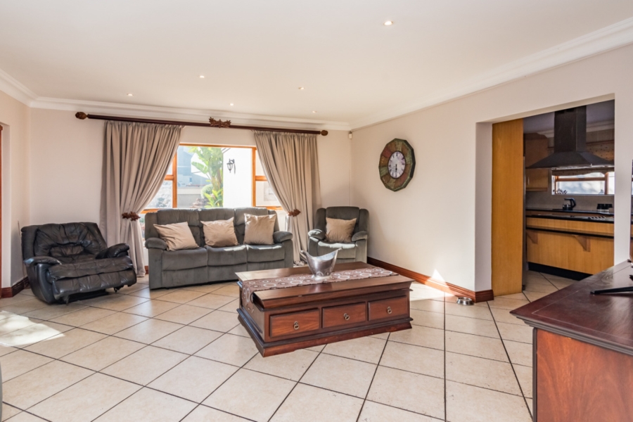 3 Bedroom Property for Sale in Ruimsig Country Estate Gauteng