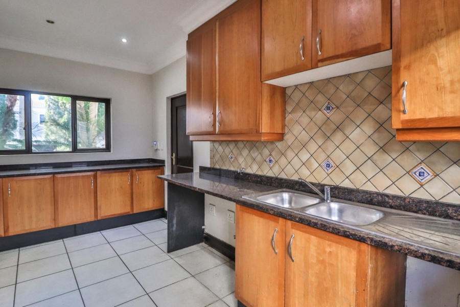 5 Bedroom Property for Sale in Atholl Gauteng