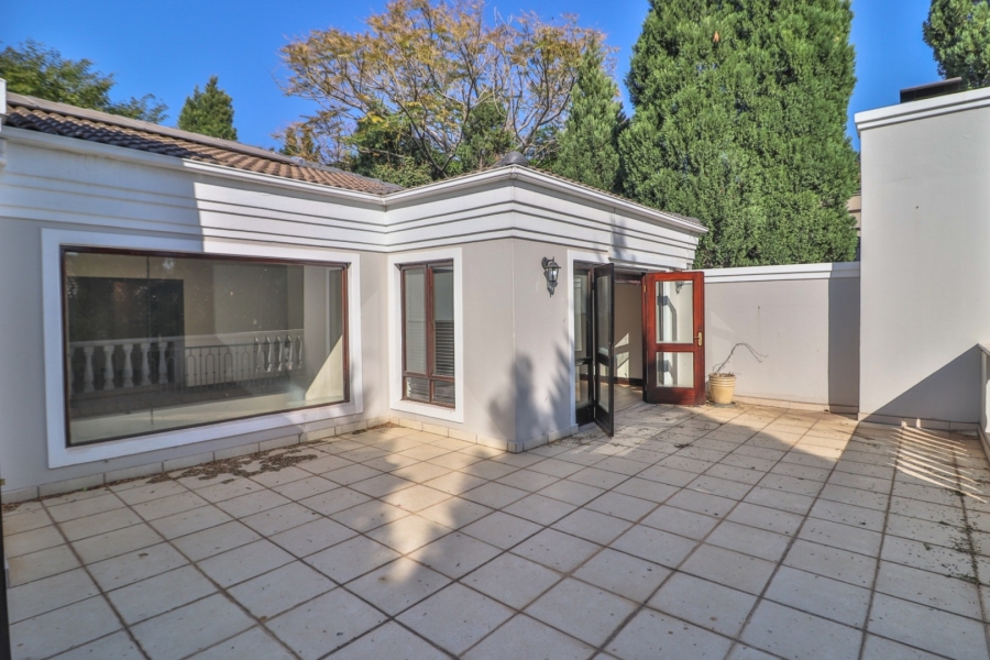 5 Bedroom Property for Sale in Atholl Gauteng