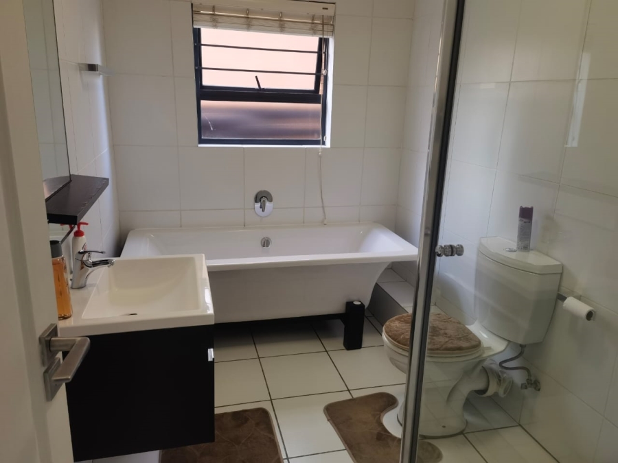 3 Bedroom Property for Sale in Greenstone Hill Gauteng