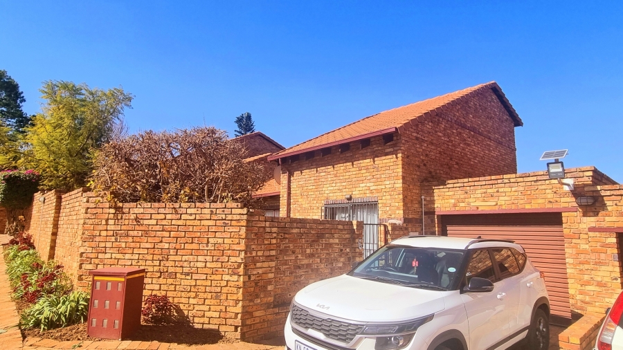 To Let 2 Bedroom Property for Rent in Halfway Gardens Gauteng