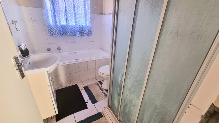 To Let 2 Bedroom Property for Rent in Halfway Gardens Gauteng