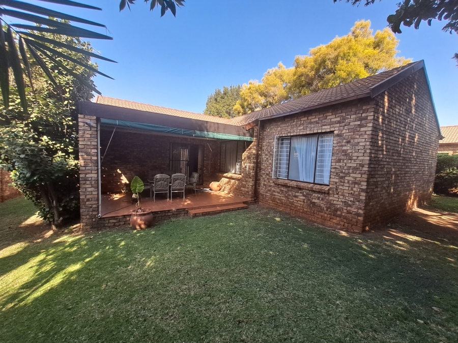 3 Bedroom Property for Sale in Eldoraigne Gauteng