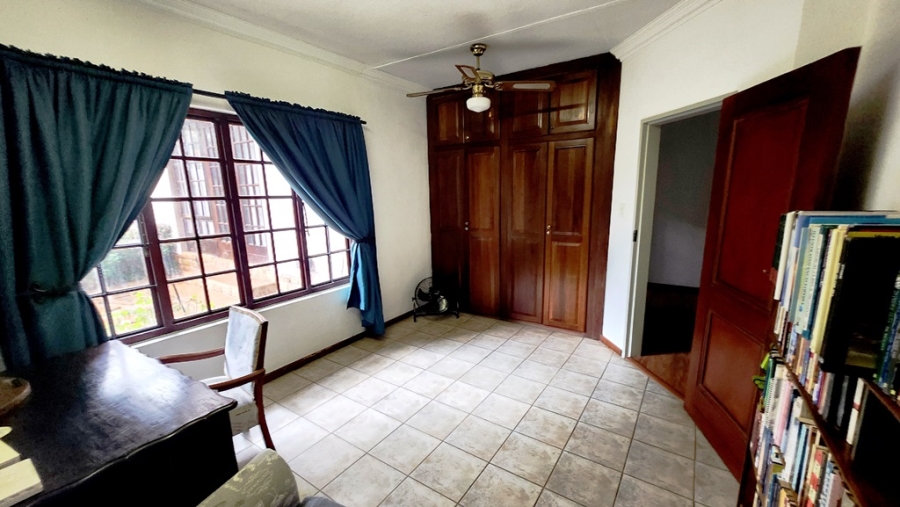 5 Bedroom Property for Sale in Eldoraigne Gauteng