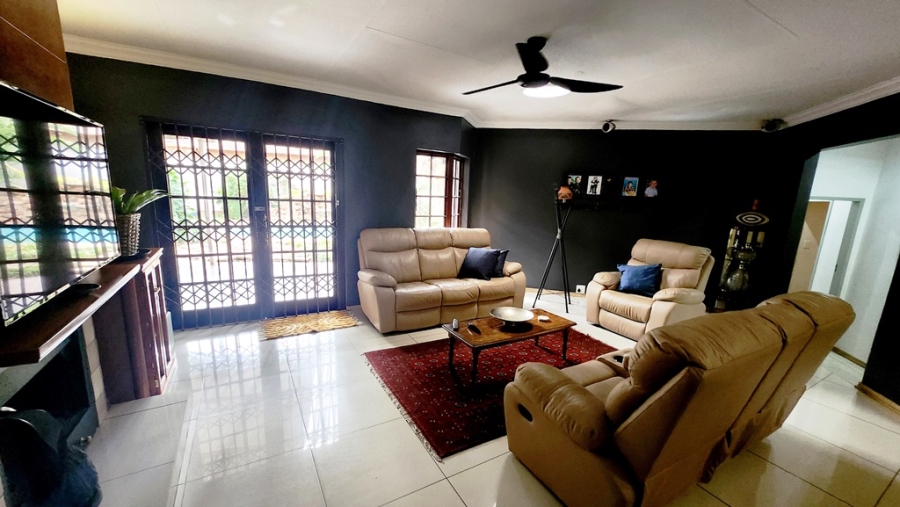 5 Bedroom Property for Sale in Eldoraigne Gauteng