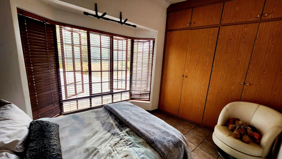 5 Bedroom Property for Sale in Eldoraigne Gauteng