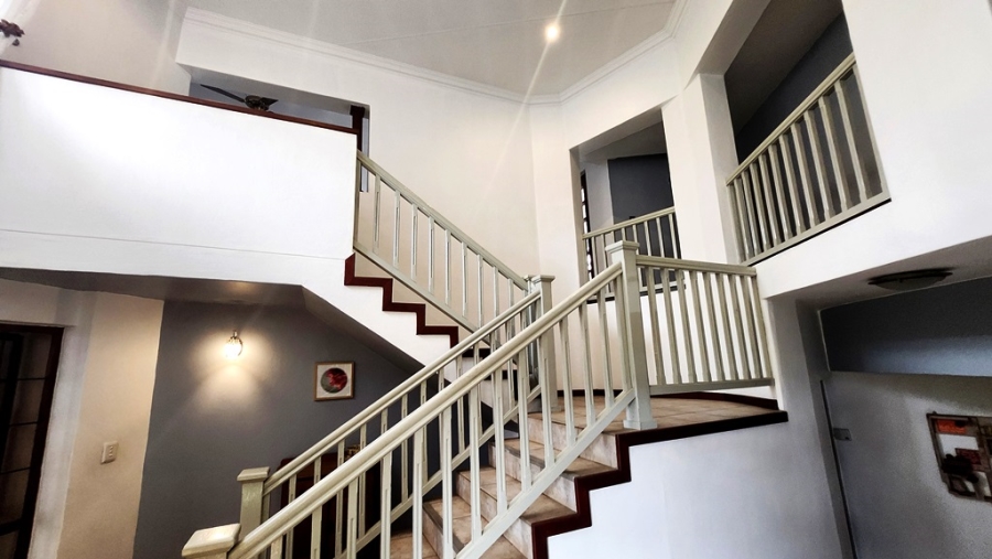 5 Bedroom Property for Sale in Eldoraigne Gauteng