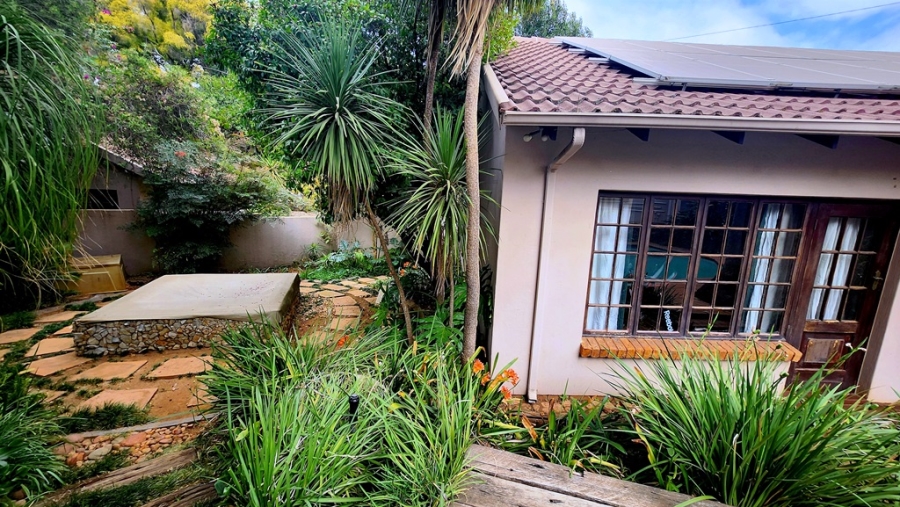 5 Bedroom Property for Sale in Eldoraigne Gauteng