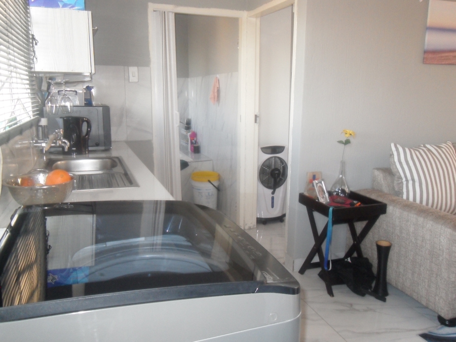 1 Bedroom Property for Sale in Bramley View Gauteng