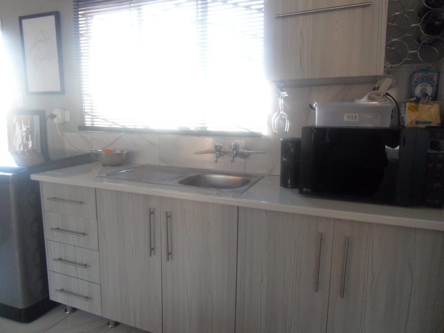 1 Bedroom Property for Sale in Bramley View Gauteng