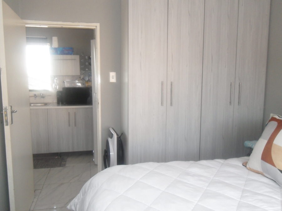 1 Bedroom Property for Sale in Bramley View Gauteng