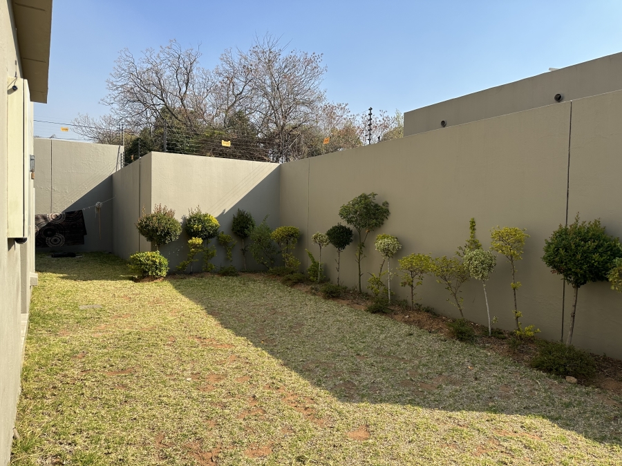 To Let 2 Bedroom Property for Rent in Rivonia Gauteng