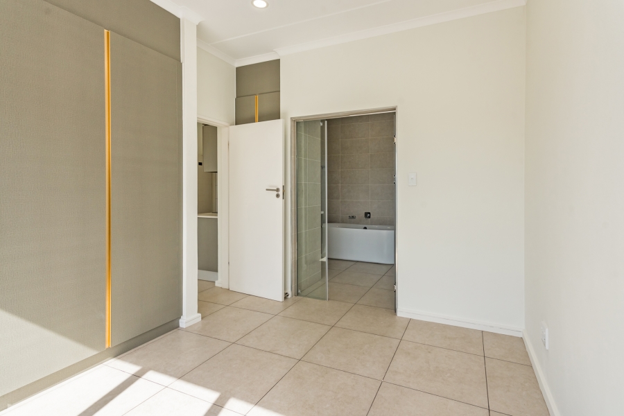 1 Bedroom Property for Sale in Greenstone Hill Gauteng