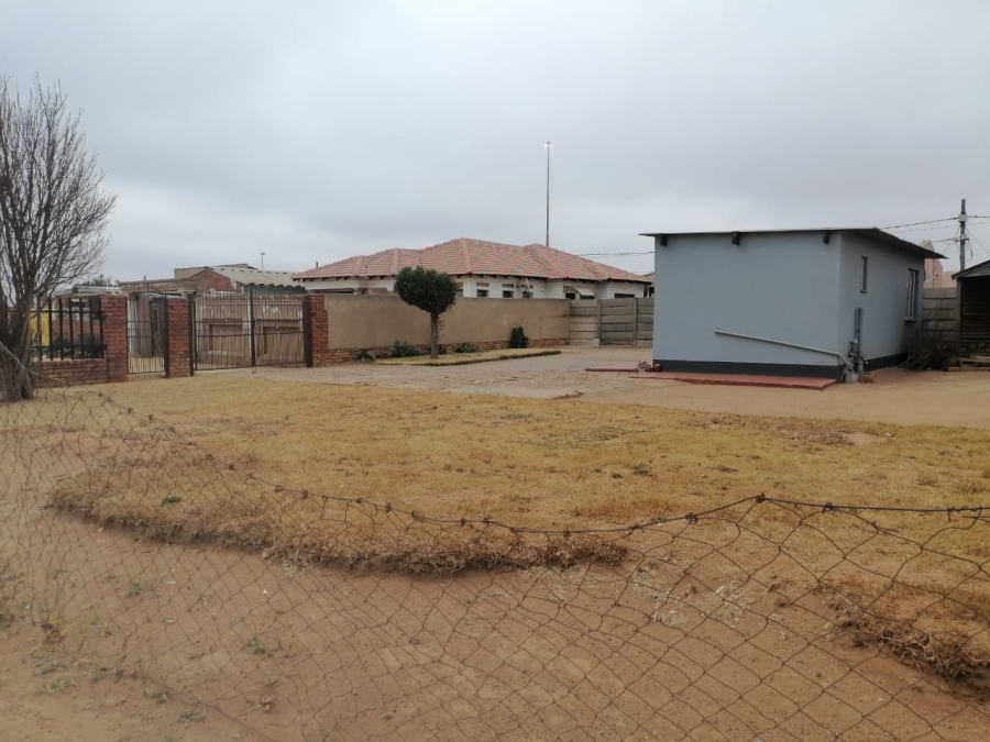 1 Bedroom Property for Sale in Etwatwa Gauteng