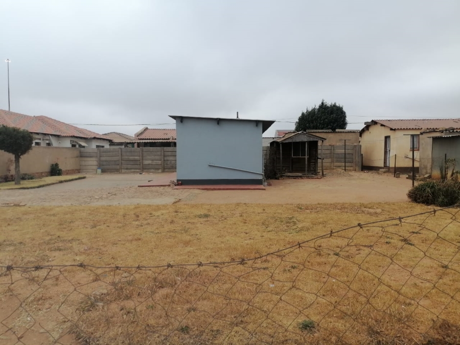 1 Bedroom Property for Sale in Etwatwa Gauteng