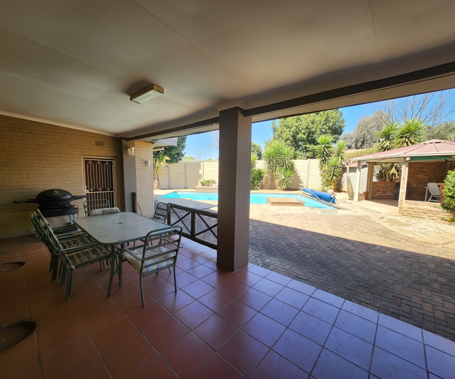 4 Bedroom Property for Sale in Birchleigh Gauteng