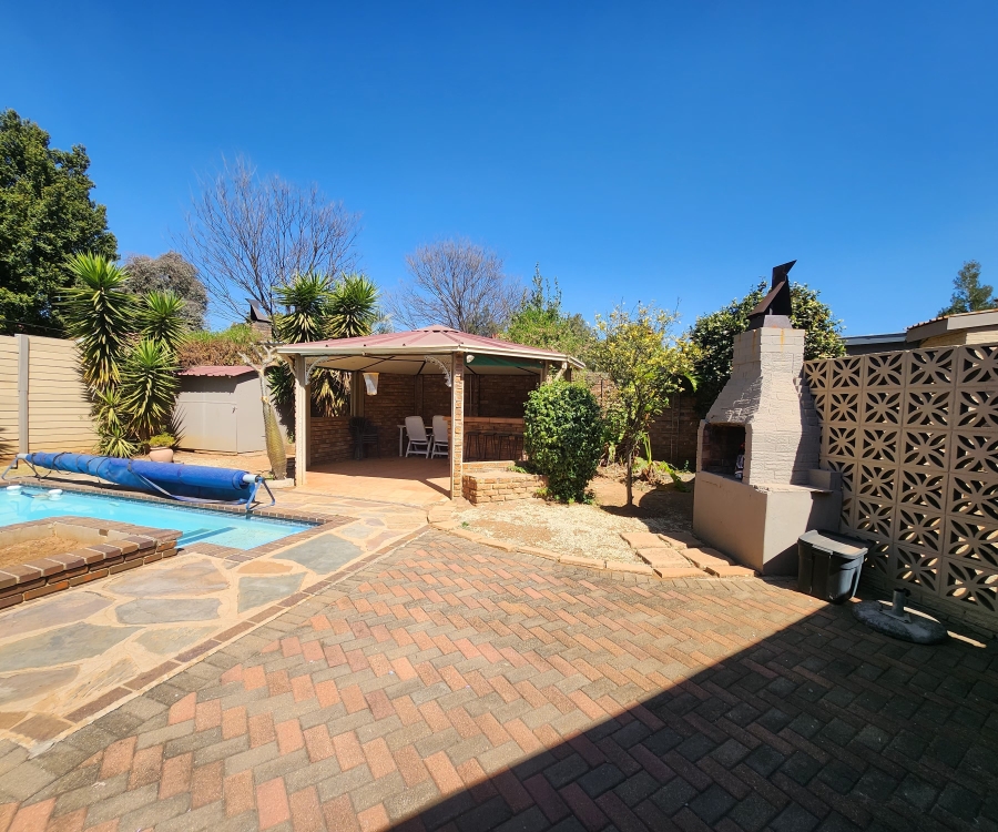 4 Bedroom Property for Sale in Birchleigh Gauteng