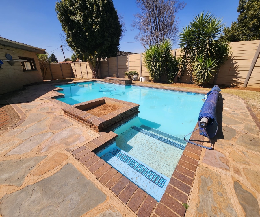 4 Bedroom Property for Sale in Birchleigh Gauteng