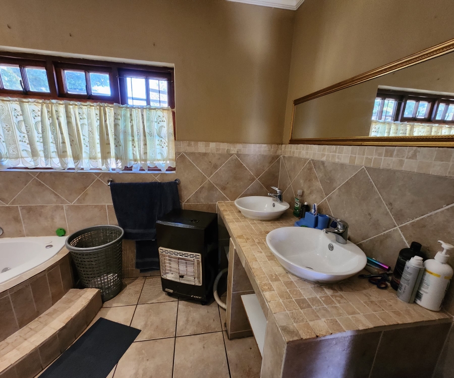 4 Bedroom Property for Sale in Birchleigh Gauteng