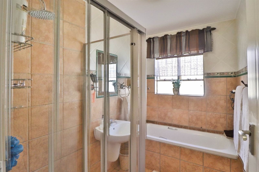 5 Bedroom Property for Sale in Highveld Gauteng