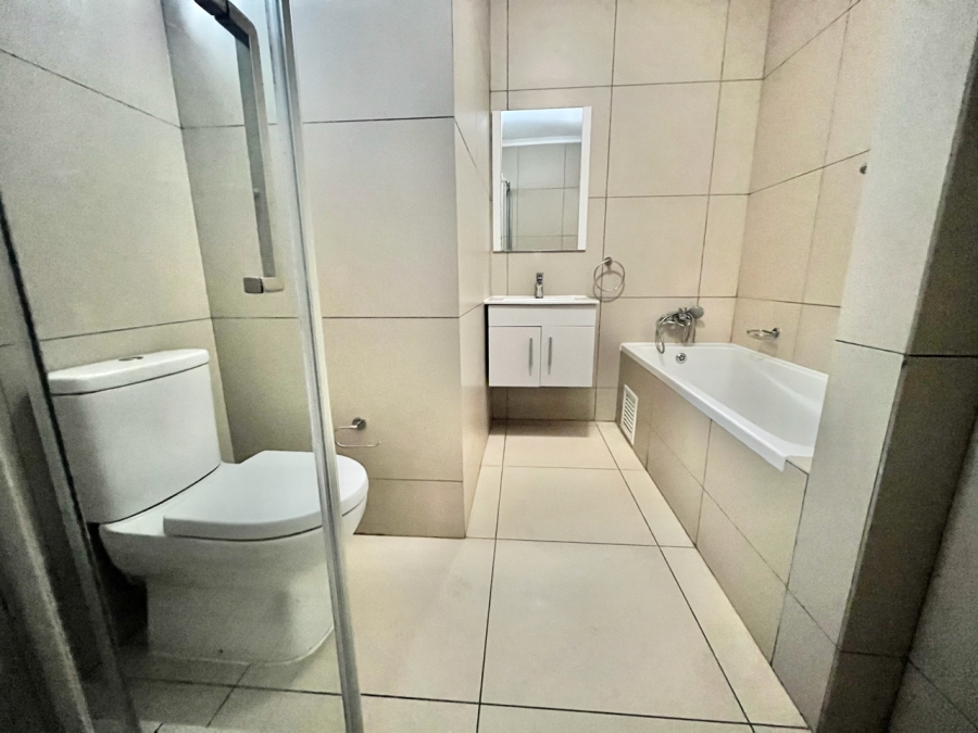 To Let 1 Bedroom Property for Rent in Erand Gardens Gauteng