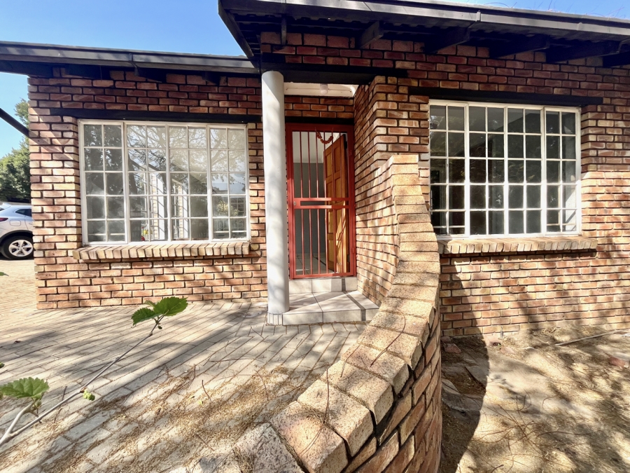 To Let 2 Bedroom Property for Rent in Vorna Valley Gauteng