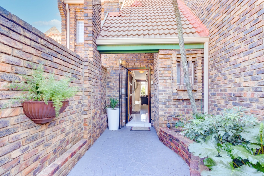 3 Bedroom Property for Sale in Halfway Gardens Gauteng