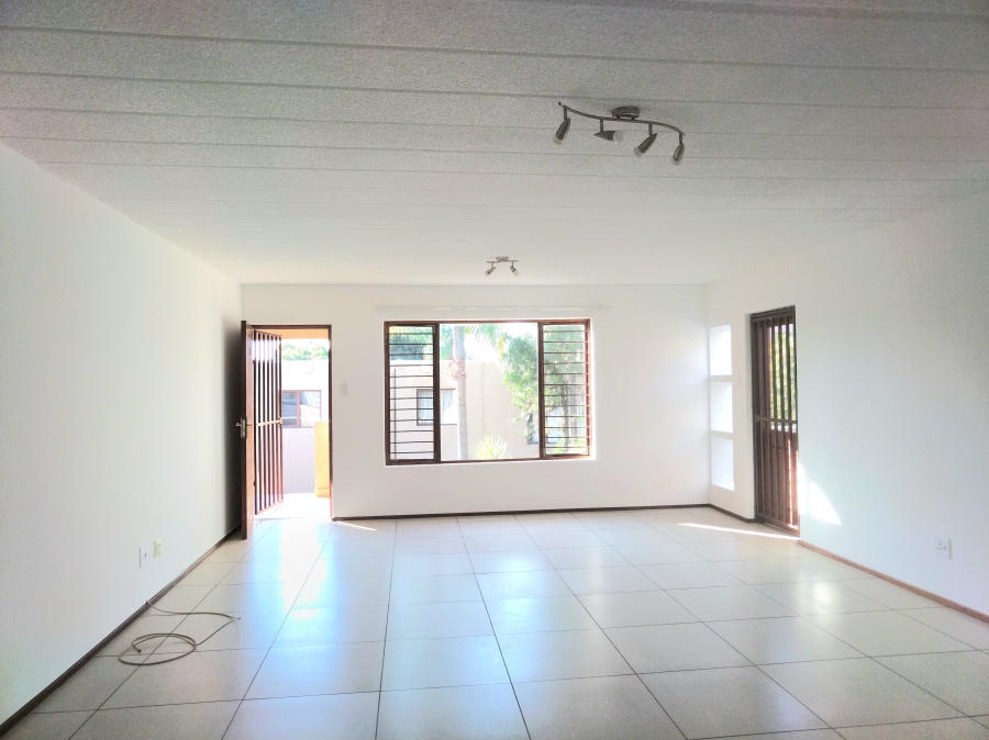 To Let 2 Bedroom Property for Rent in Morningside Manor Gauteng