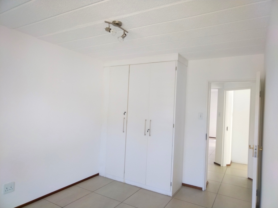 To Let 2 Bedroom Property for Rent in Morningside Manor Gauteng