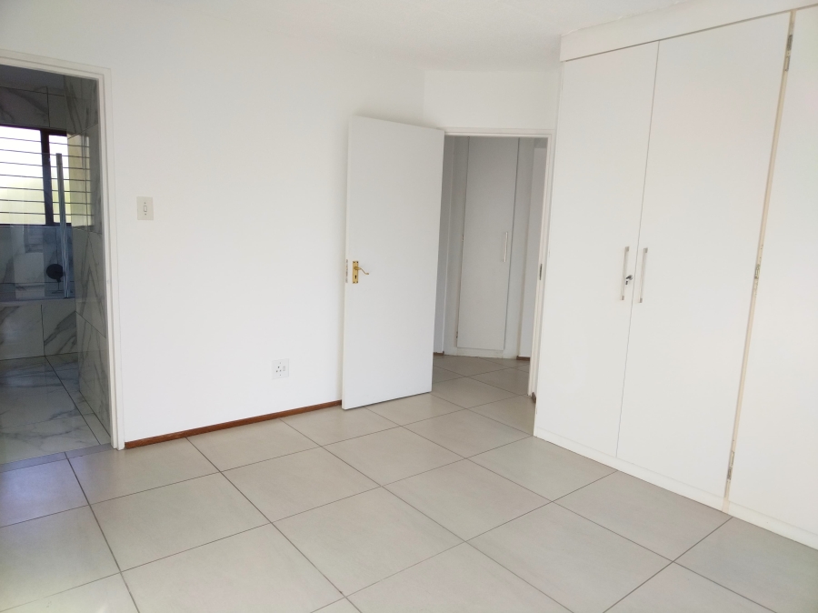 To Let 2 Bedroom Property for Rent in Morningside Manor Gauteng