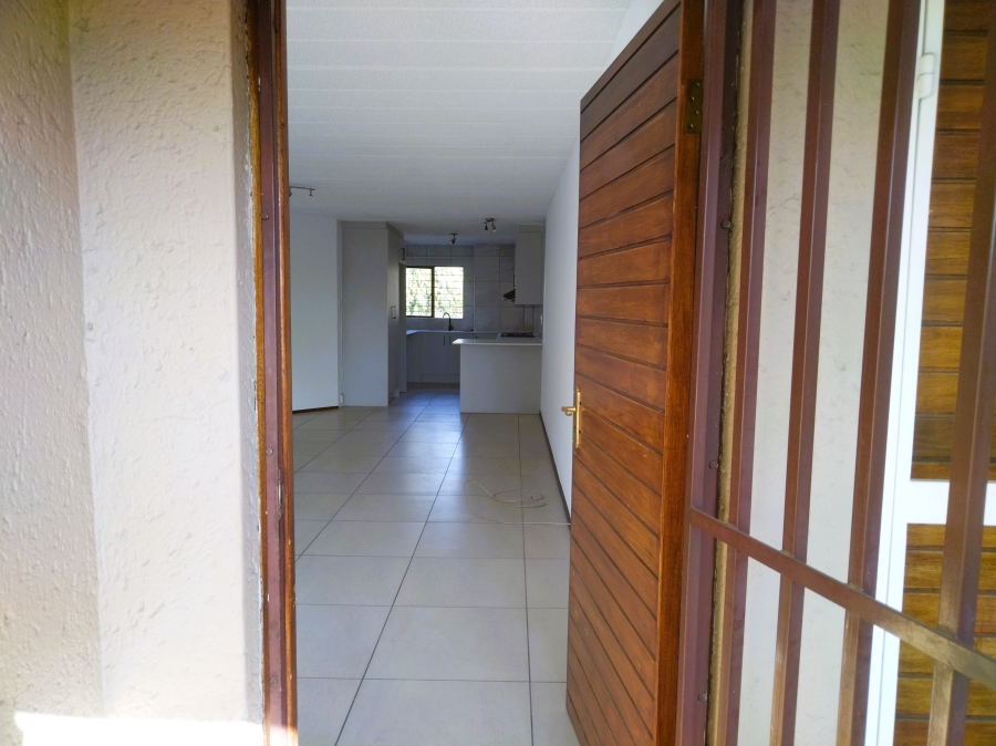 To Let 2 Bedroom Property for Rent in Morningside Manor Gauteng