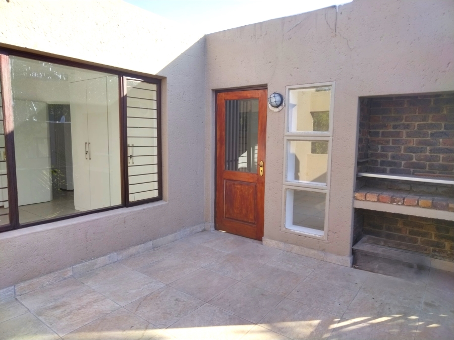 To Let 2 Bedroom Property for Rent in Morningside Manor Gauteng