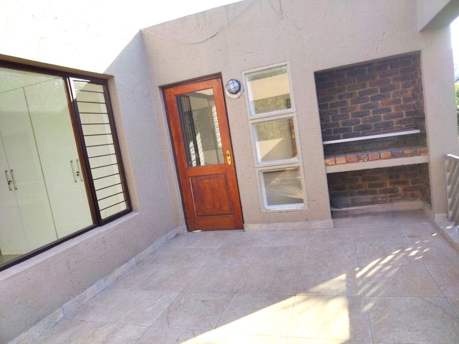 To Let 2 Bedroom Property for Rent in Morningside Manor Gauteng