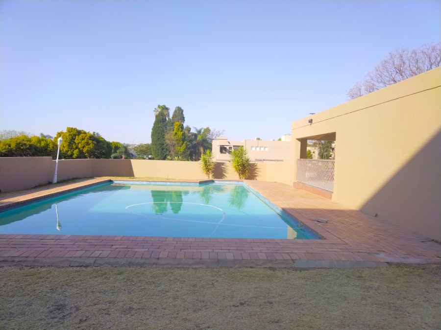 To Let 2 Bedroom Property for Rent in Morningside Manor Gauteng