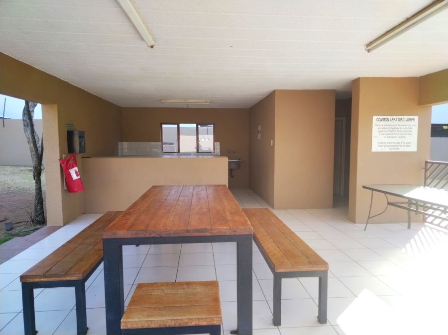 To Let 2 Bedroom Property for Rent in Morningside Manor Gauteng