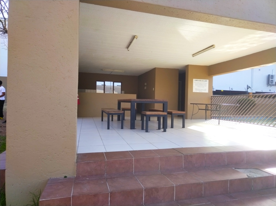 To Let 2 Bedroom Property for Rent in Morningside Manor Gauteng