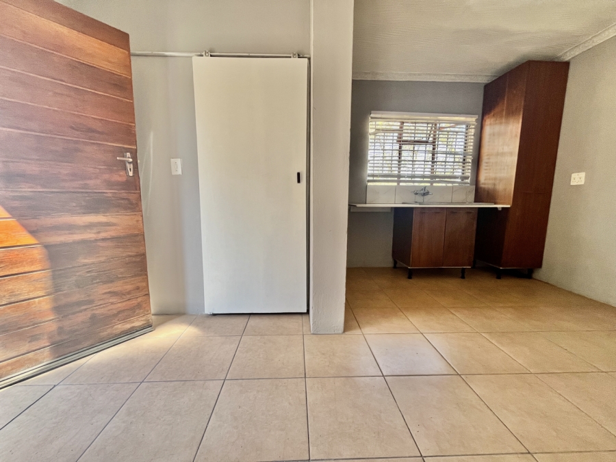 To Let 1 Bedroom Property for Rent in President Park Gauteng