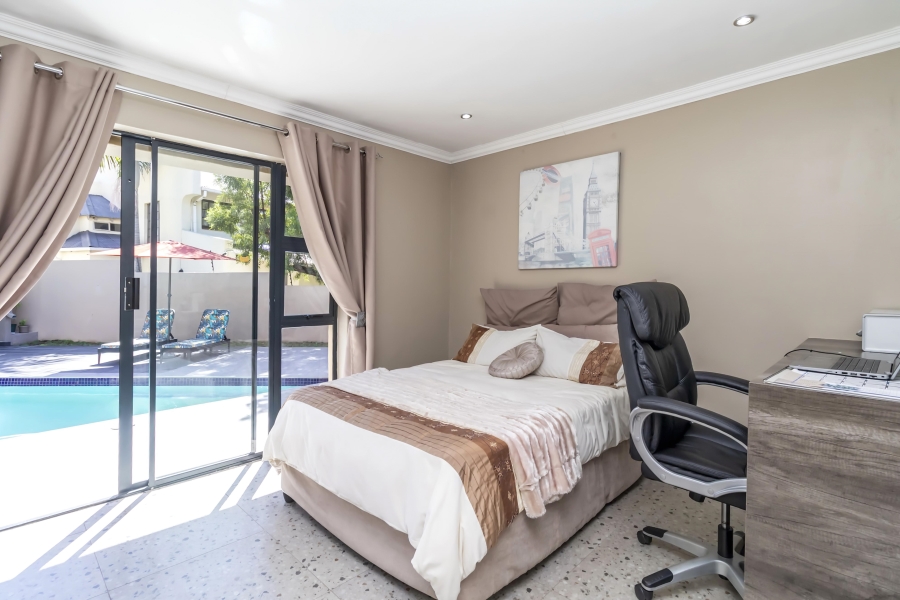 3 Bedroom Property for Sale in Hurlingham Manor Gauteng