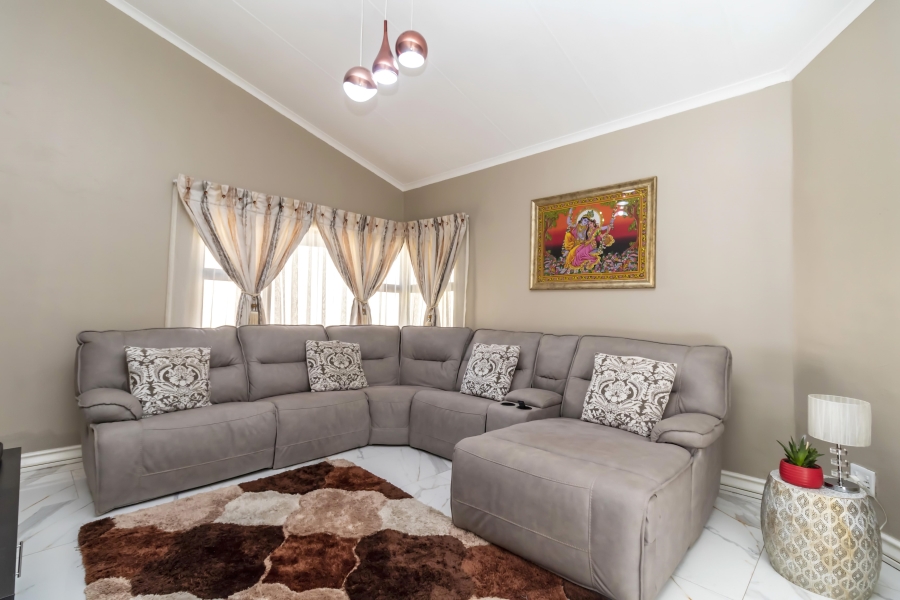 3 Bedroom Property for Sale in Hurlingham Manor Gauteng