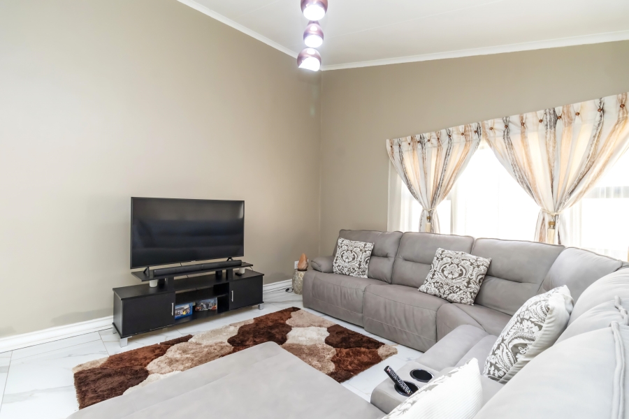 3 Bedroom Property for Sale in Hurlingham Manor Gauteng