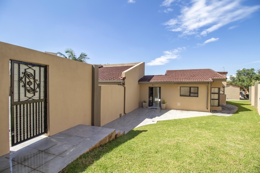 3 Bedroom Property for Sale in Hurlingham Manor Gauteng