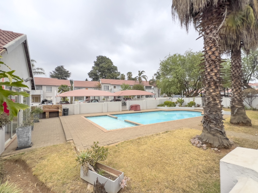 3 Bedroom Property for Sale in Glen Marais Gauteng