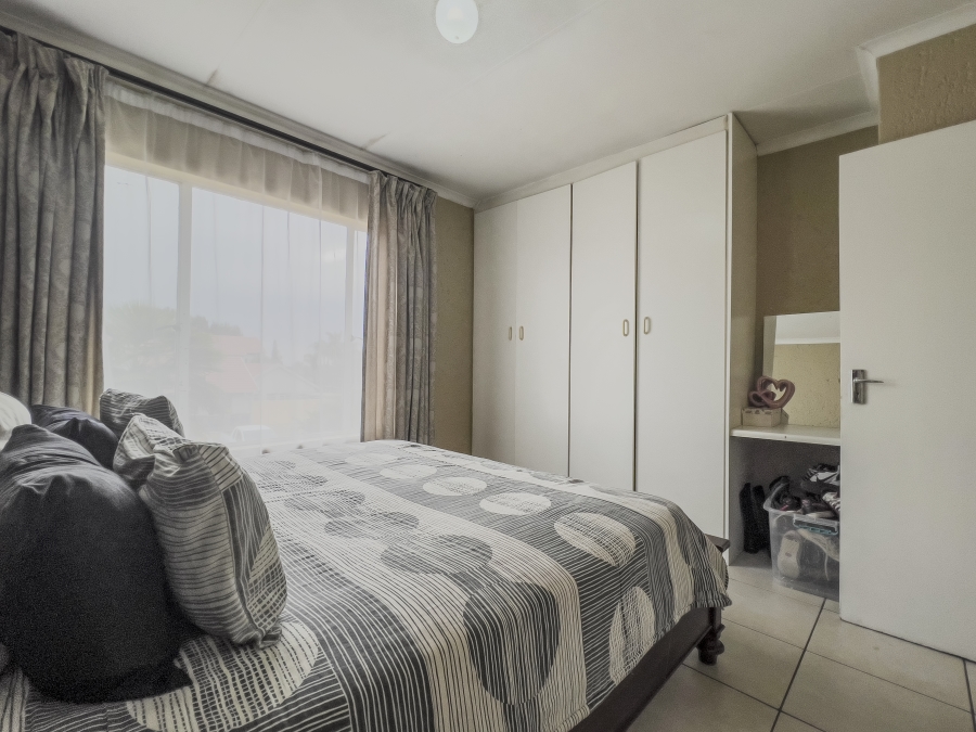 3 Bedroom Property for Sale in Glen Marais Gauteng