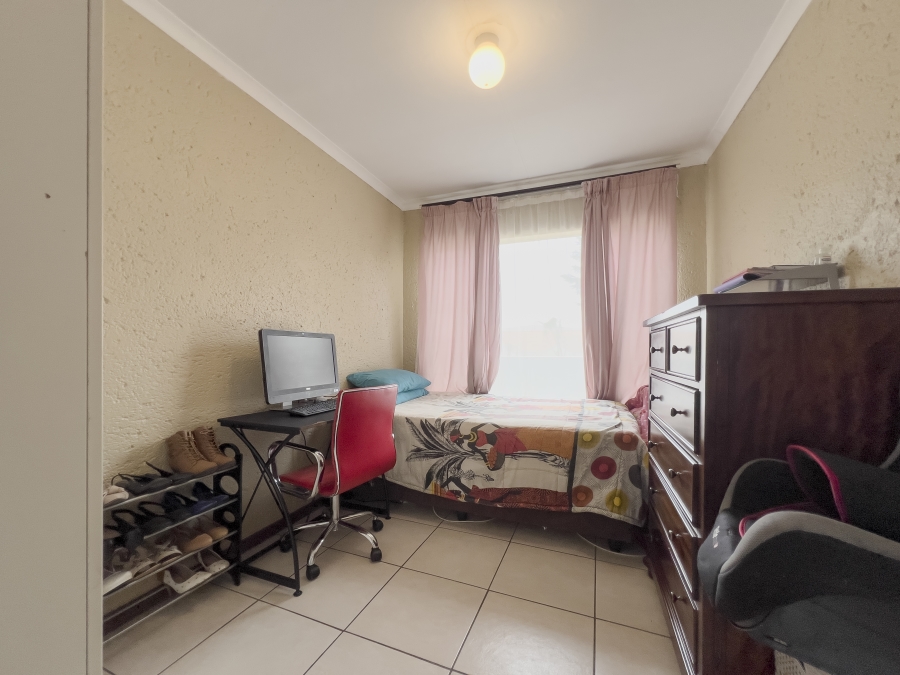 3 Bedroom Property for Sale in Glen Marais Gauteng