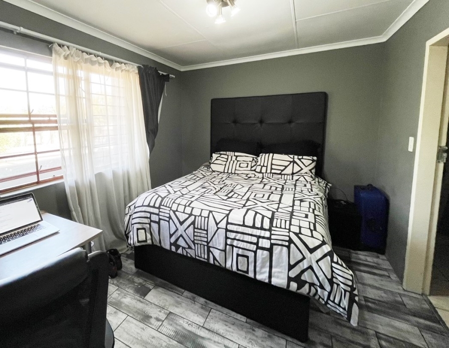 1 Bedroom Property for Sale in Sandown Gauteng