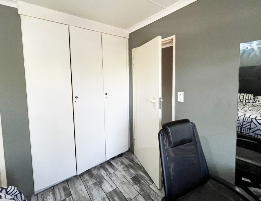 1 Bedroom Property for Sale in Sandown Gauteng