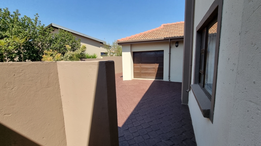 4 Bedroom Property for Sale in Six Fountains Residential Estate Gauteng