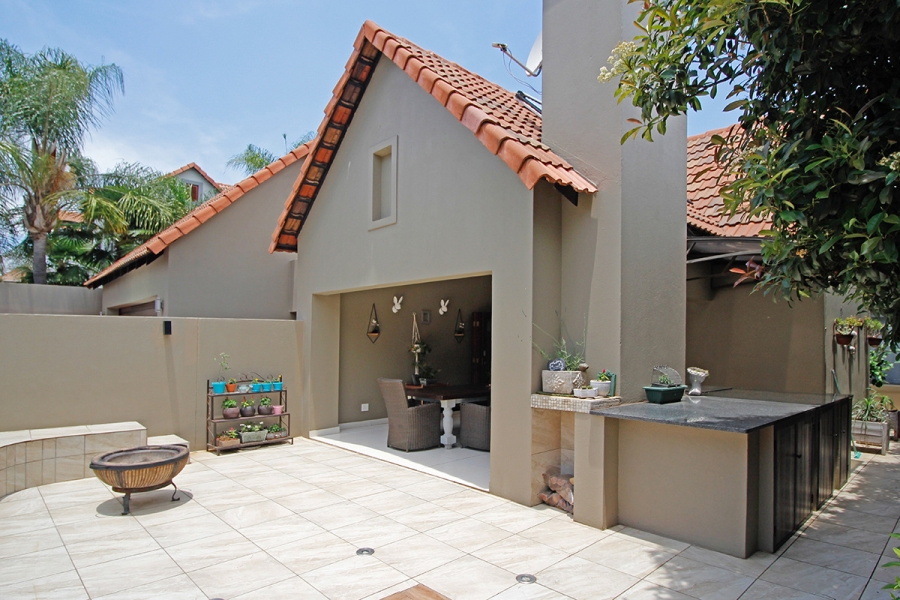 3 Bedroom Property for Sale in Broadacres Gauteng