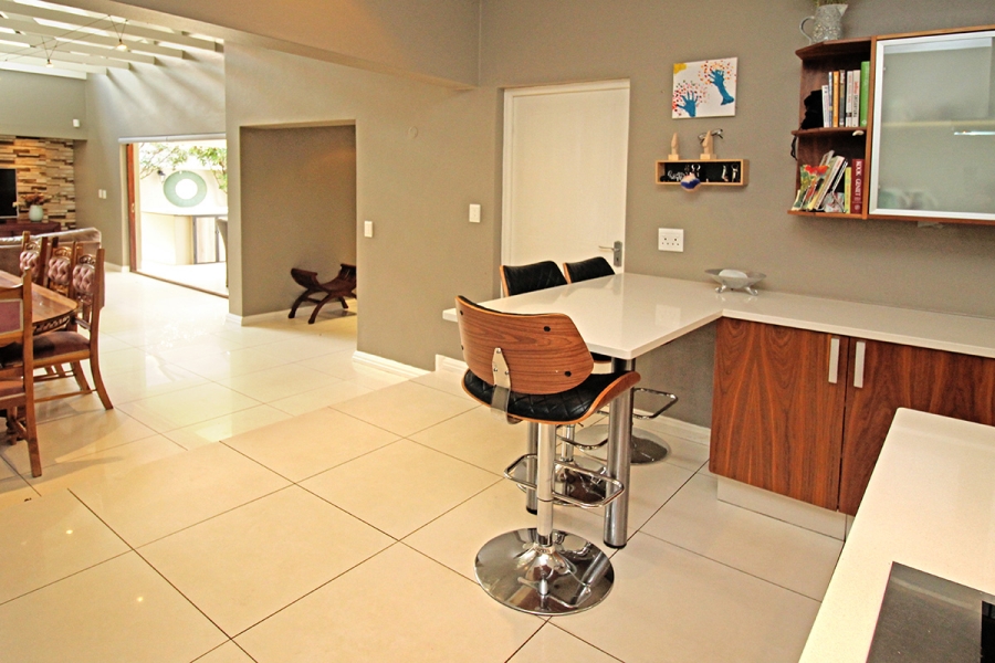 3 Bedroom Property for Sale in Broadacres Gauteng